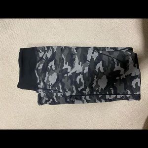 Fabletics M camo leggings